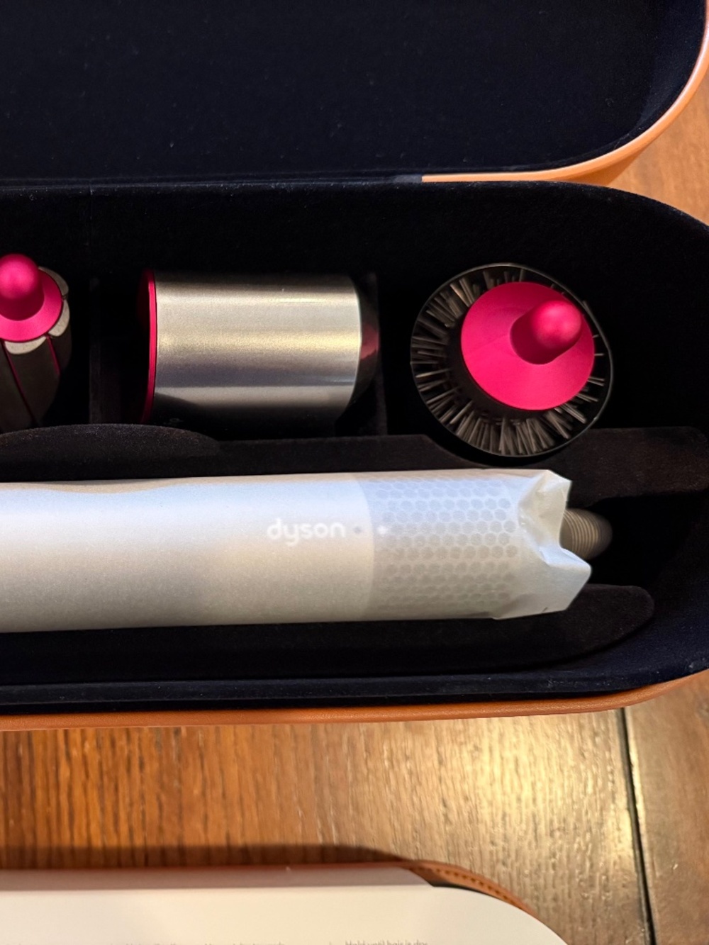 Dyson Airwrap Multi Styler Bundle in Fuschia/Nickel with case - Picture 7 of 14